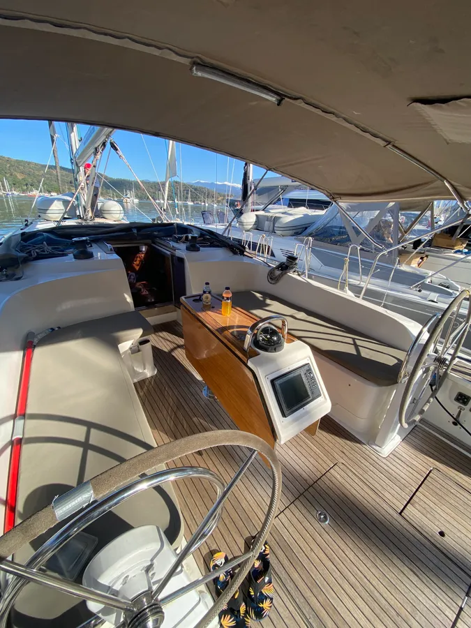 Яхта - кокпит